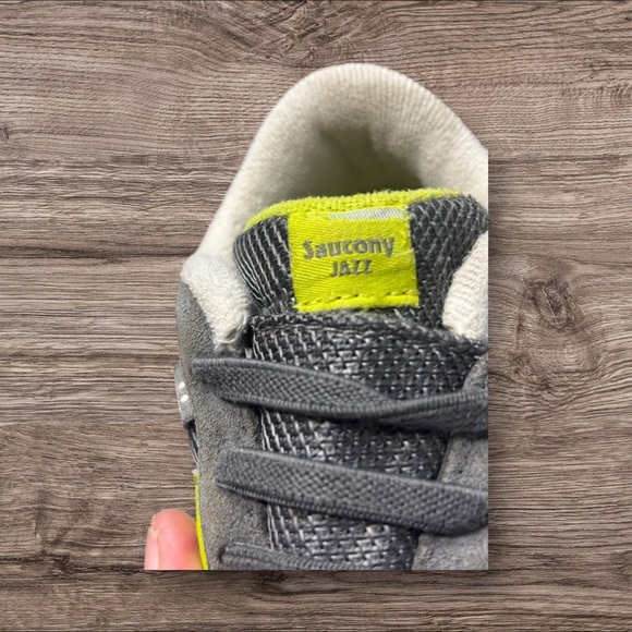 Saucony 9.5 (Tdler) Gray & Lime Sneakers with Velcro Straps. GUC. Ofrs welcome. - Picture 7 of 8